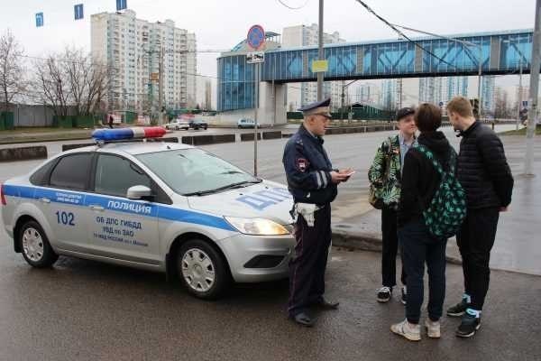 Может ли инспектор проводить досмотр автомобиля и водителя без понятых и в каких случаях